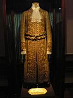 Reims, Cathedrale, Tresor, Costume porte par le Dauphin au sacre de Charles X
